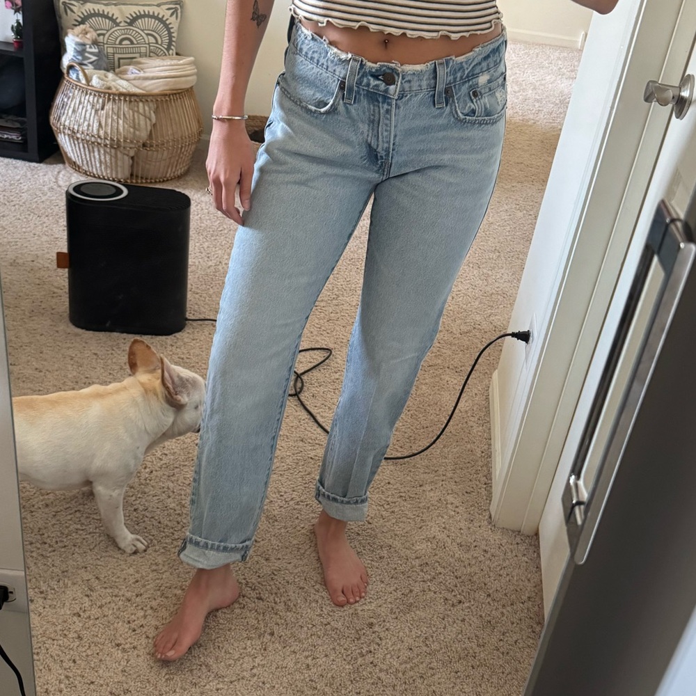 Levi’s Mid Rise